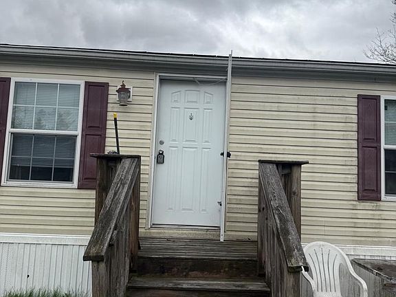 2nd image of 5 Revolutionary Rd