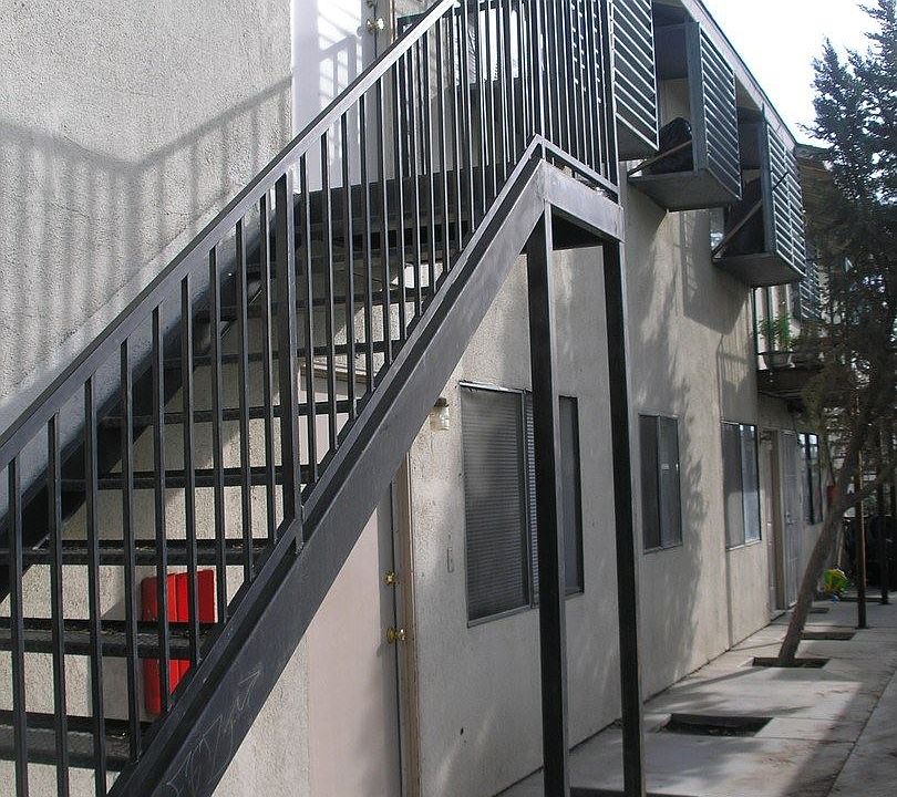 1st image of 510 Lake St APT D