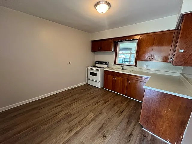 6027 Van Wormer Dr — Photo 4