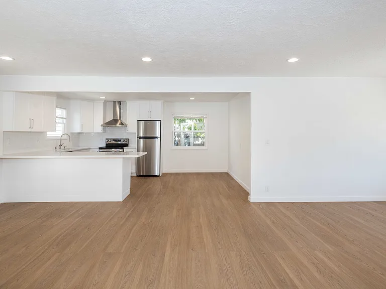 Living Room/Kitchen