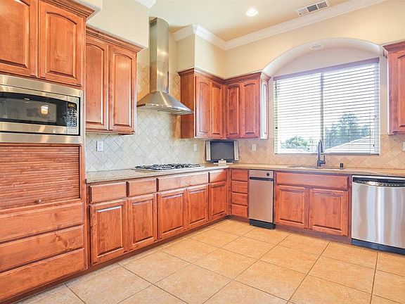 4th image of 4212 Olga Ln