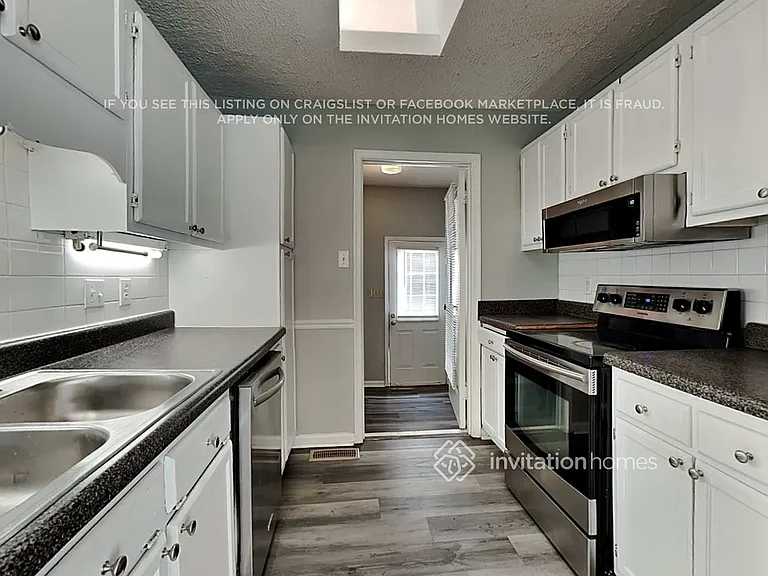1108 Oakview Rd — Photo 7