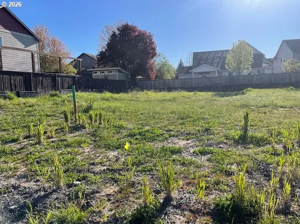 2242 NW Fendle Way, McMinnville, OR 97128