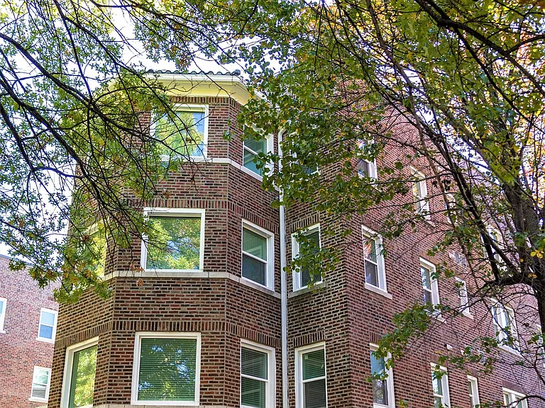 1207 E Armour Blvd — Photo 4