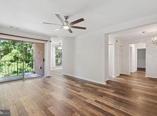 3326 Woodburn Village Dr 23, Annandale, VA 22003
