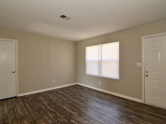 3rd image of 2311 Walden Dr APT E2