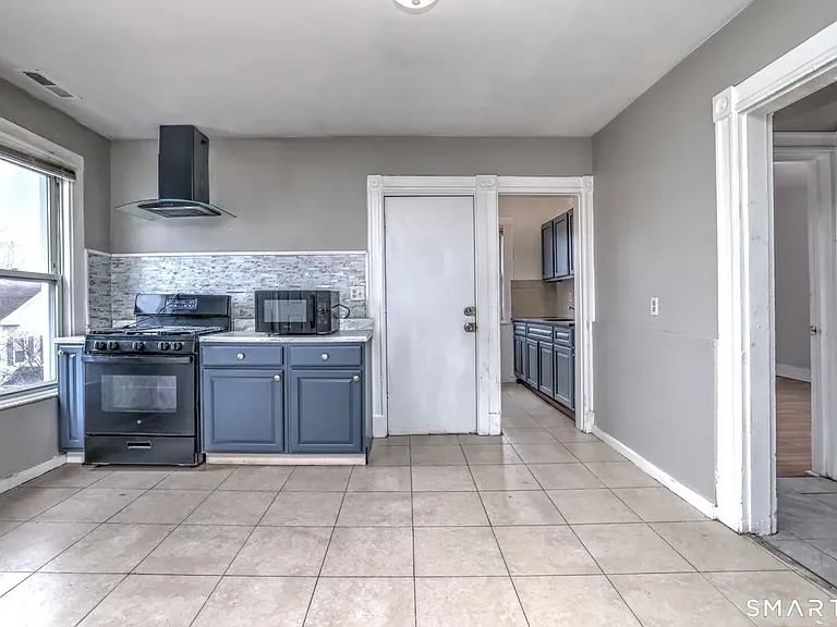 168 Lloyd St #3 — Photo 10