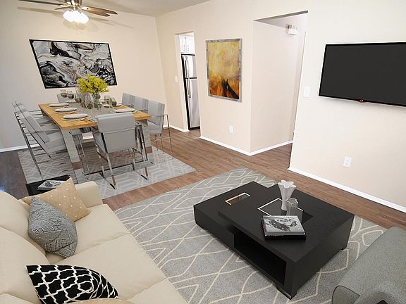 5th image of 26666 Stanford Dr W