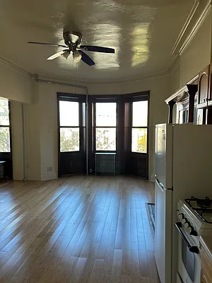 Rented by Farran & Associates | media 4