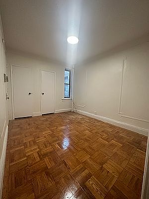 5th image of 309 W 54th St APT 5D