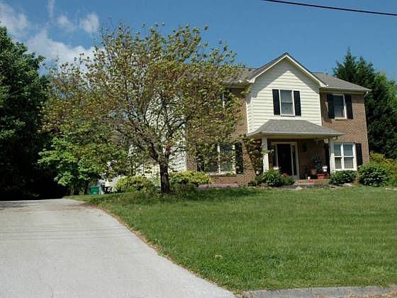 2nd image of 1222 Wilkinson Rd