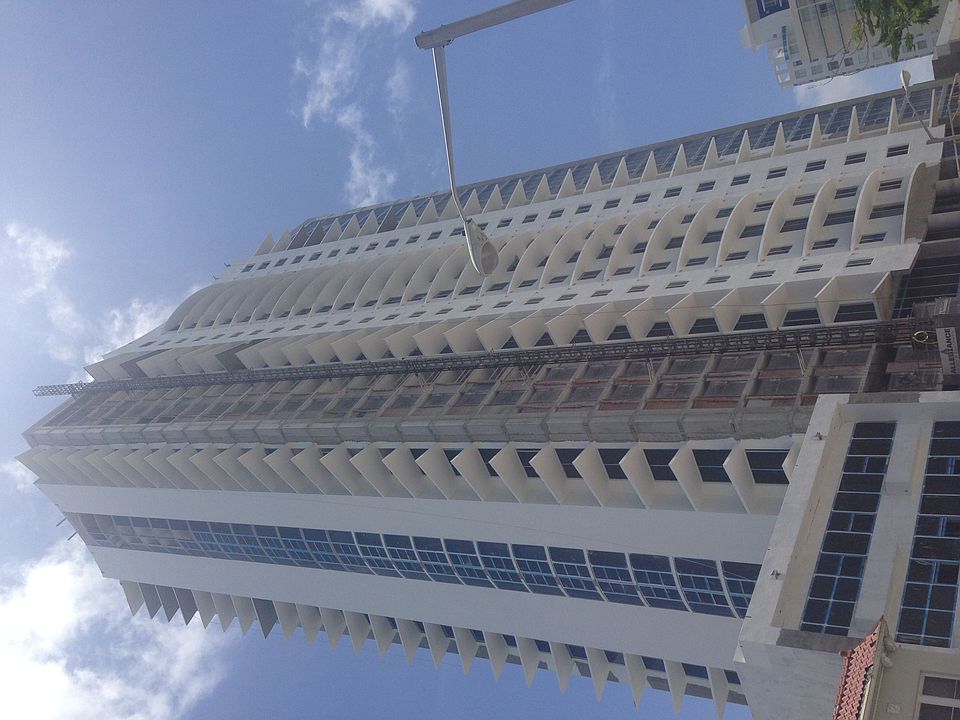 1st image of 425 NE 22nd St APT 1