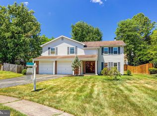 1305 Lopp Ct, Herndon, VA 20170