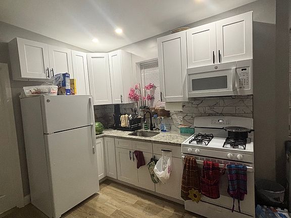 5th image of 202-206 Berbro Ave #204-B