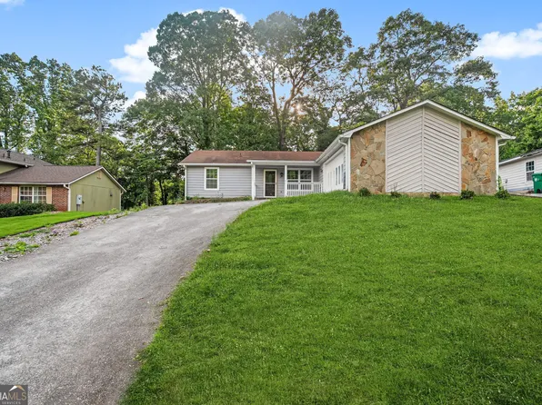 1181 Mannbrook Dr, Stone Mountain, GA 30083