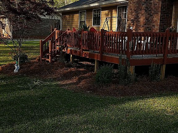 4th image of 233 Chateau Dr