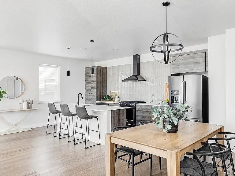 3550 W 62nd Pl — Photo 7