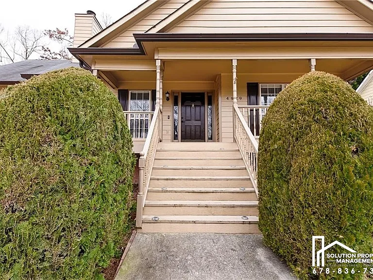 4929 Baker Plantation Way — Photo 3