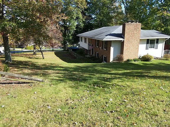 2nd image of 6 Applewood Dr