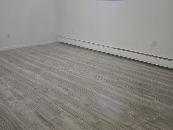 4th image of 519 Beach 69th St #4