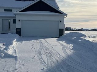 831 5th St SE, Mayville, ND 58257