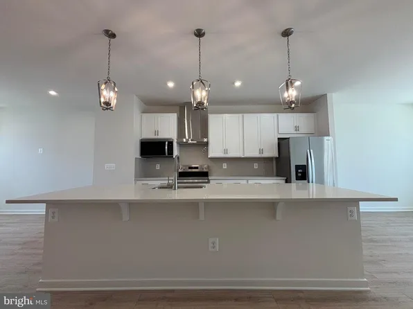 18002 Alicia Ave, Dumfries, VA 22026