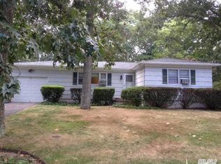 3 Leland Dr, Westhampton, NY 11977