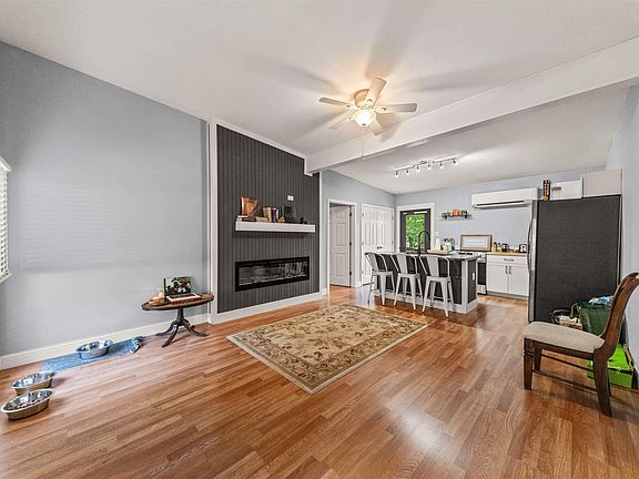 3rd image of 105 McCafferty St