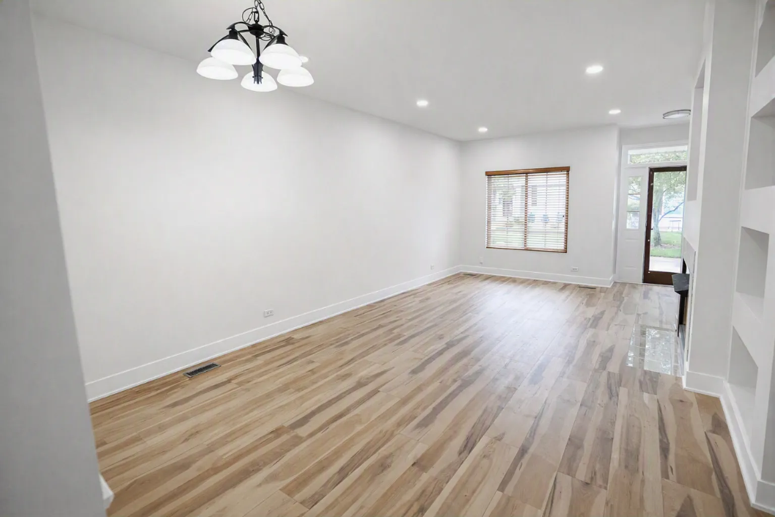 2 bed, 2.5 bath, 1404 sqft, $2,300 — Photo 3