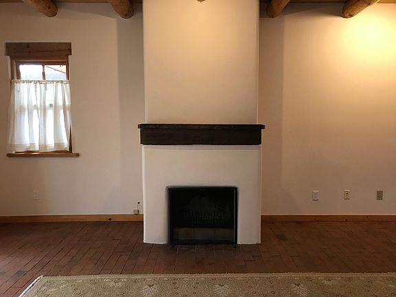 4th image of 552 San Antonio St