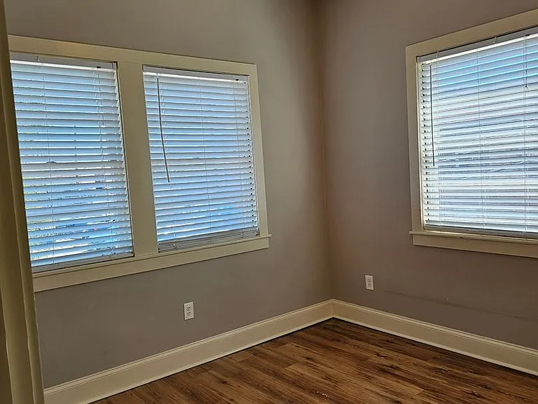 114 N Cypress St — Photo 16