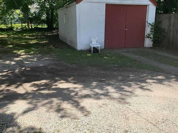 3rd image of 1065 Ogden Ave