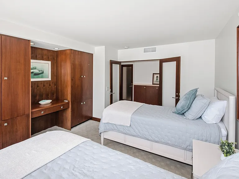 1810 Avenida Del Mundo #104 — Photo 19