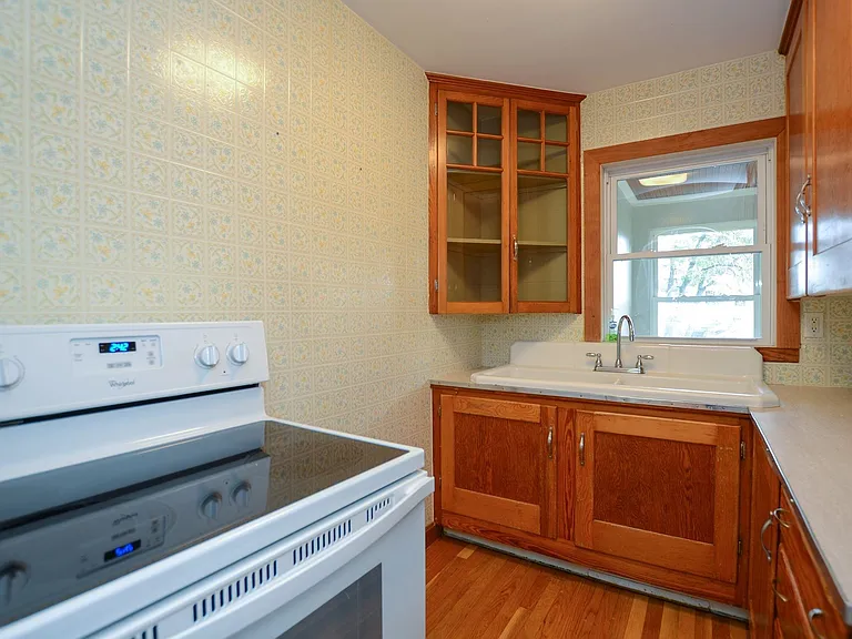 32 Gilman St #2 — Photo 14