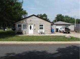 120 Birch St, Carpentersville, IL 60110