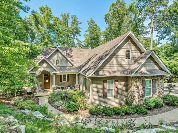 1617 Walnut Run Dr, Hardy, VA 24101