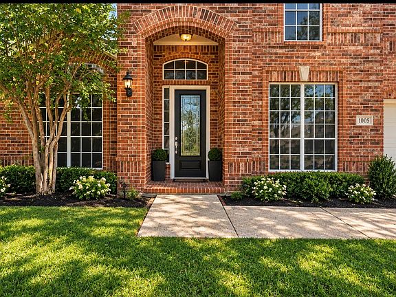 2nd image of 1005 Raspberry Ln