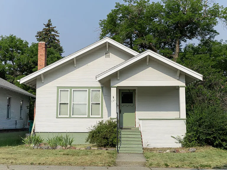 121 N Tracy Ave — Photo 1