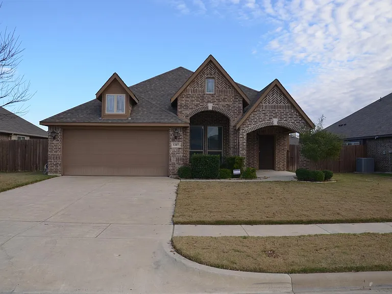 1207 Star Grass Dr — Photo 3
