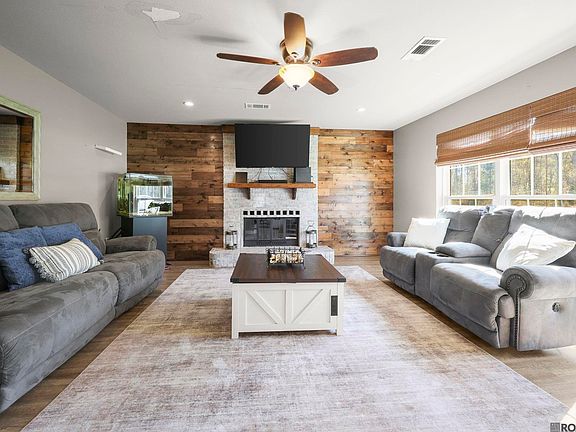 4th image of 45340 Gold Place Rd