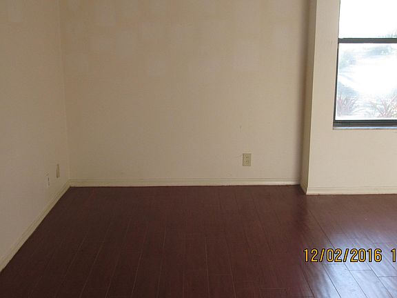 4th image of 1621 W HAMMOCK Circle