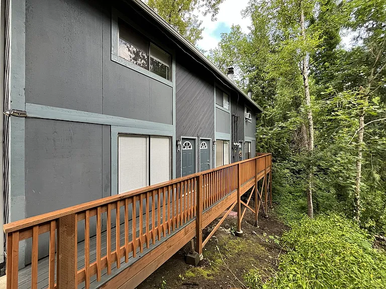 4911 SW Beaverton Hillsdale Hwy #B — Photo 2