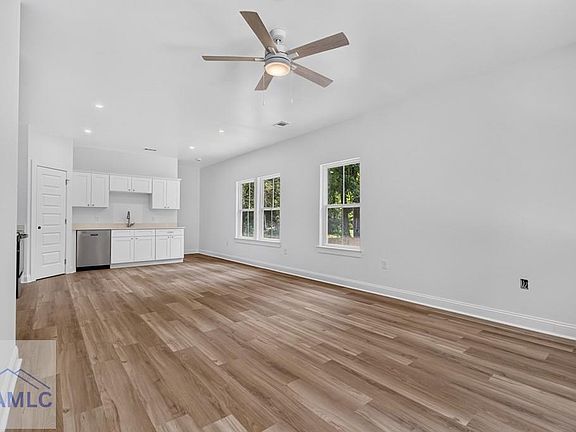 2nd image of 1096 Casey Rd NE
