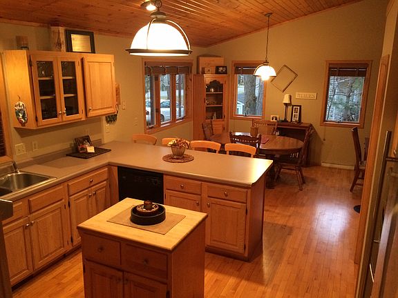 5th image of 365 Briar Ln