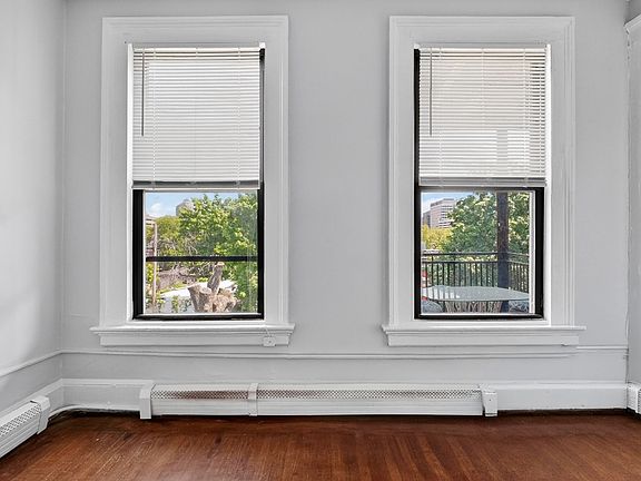 3rd image of 33 Howe St #3L