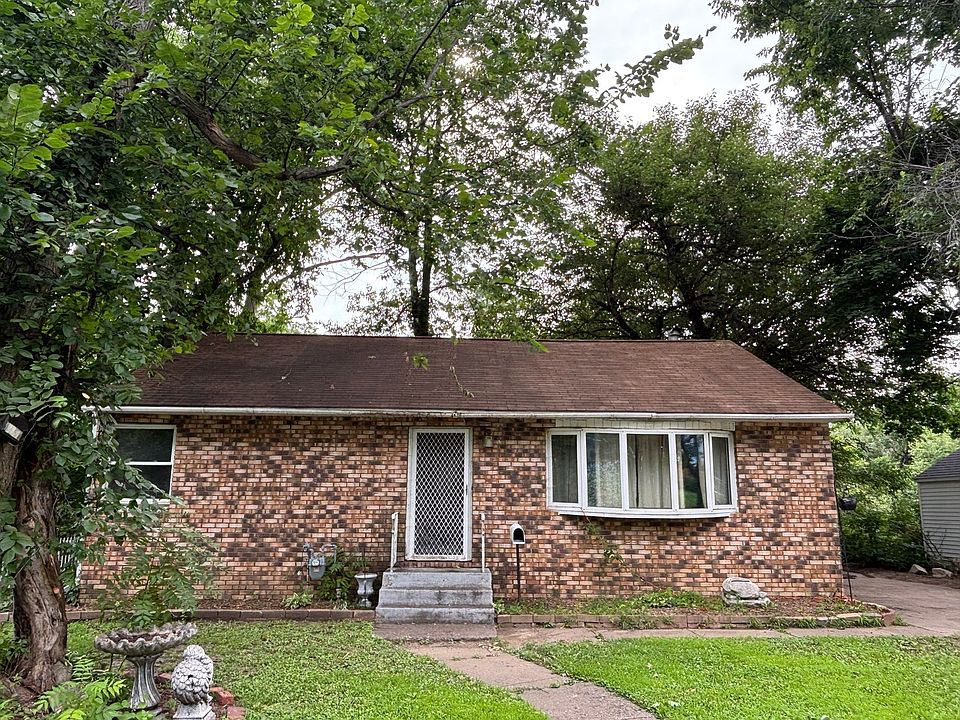 1st image of 2110 Mound St