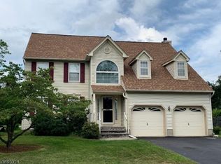 34 Goosetown Dr, Clinton, NJ 08809