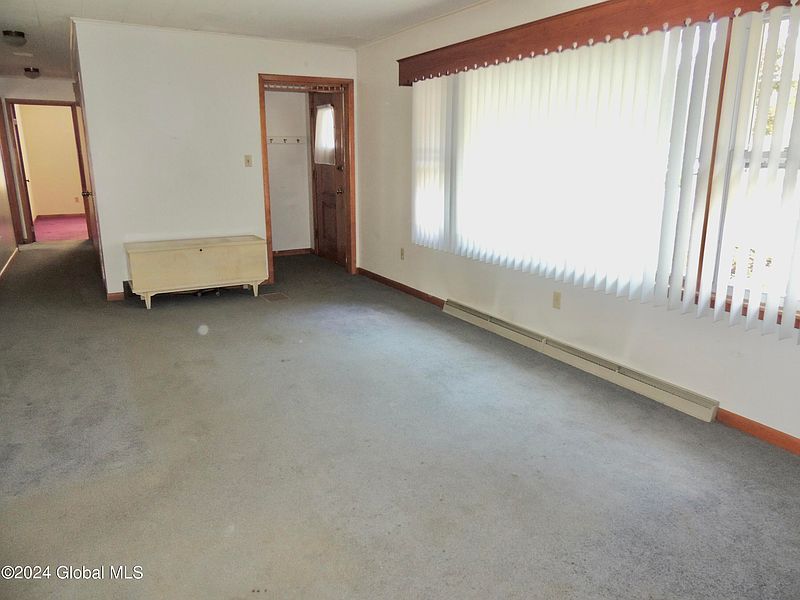 4th image of 75 Country Club Road