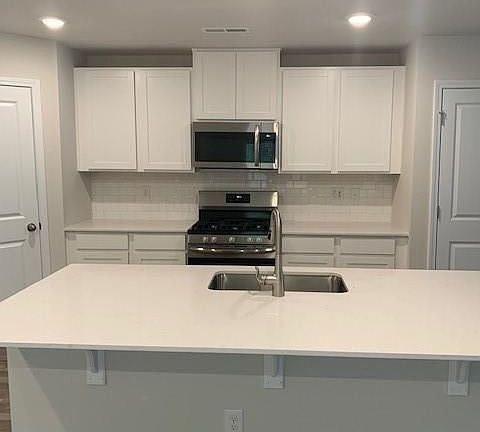 4th image of 109 Hazelnut Way