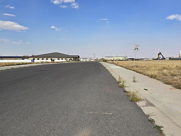 2nd image of 3927 Cherrywood East Loop